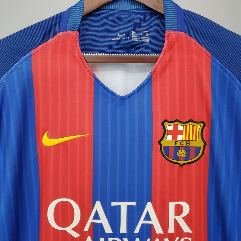 camisa-barcelona-2016-2017-titular-oitavas-de-final-neymar-messi-sergio-roberto-gola-v-vermelho-azul-listrado-bernabeu