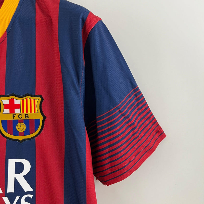 camisa-barcelona-retrô-I-titular-2013-2014-grena-azul-listrada-neymar-messi-champions-gola-amarela-manga-curta-xavi-fabregas