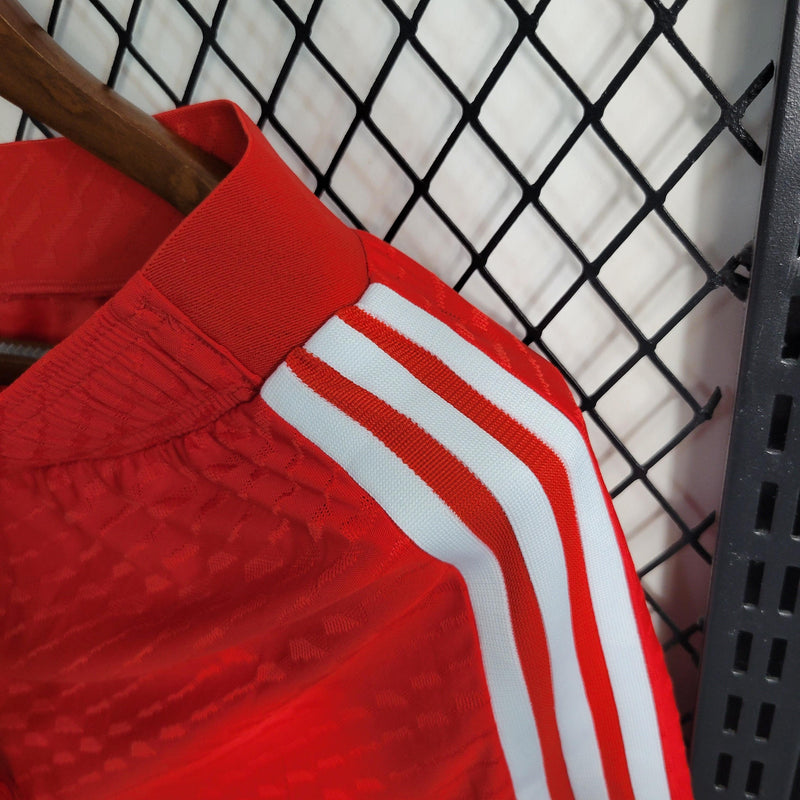 Shorts Bayern De Munique Home 2023/24 | Vermelho e Branco Versão Jogador