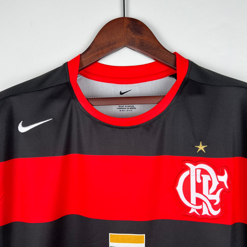 camisa-mengo-titular-I-retrô-2002-adriano-lubrax-vermelho-preto-gola-redonda-manga-curta-bordado