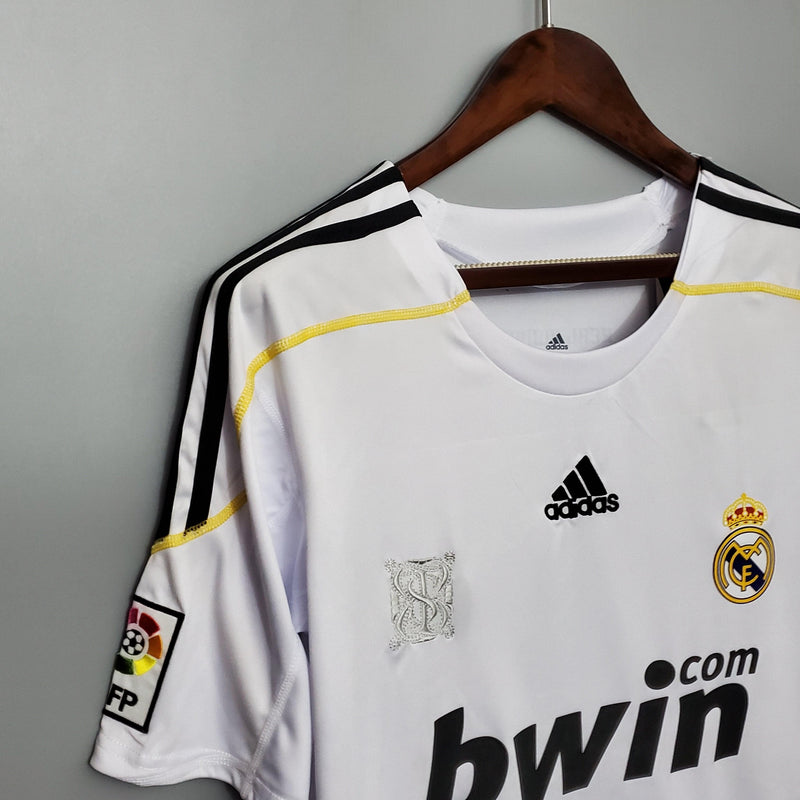 camisa-real-madrid-retrô-2009-2010-titular-I-manga-curta-gola-silk-bordado