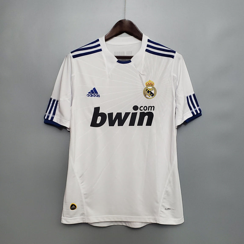 camisa-real-madrid-titular-home-I-retrô-branco-azul-gola-frente-2010-2011-versão-retrô-cristiano-ronaldo-ozil-benzema-kroos