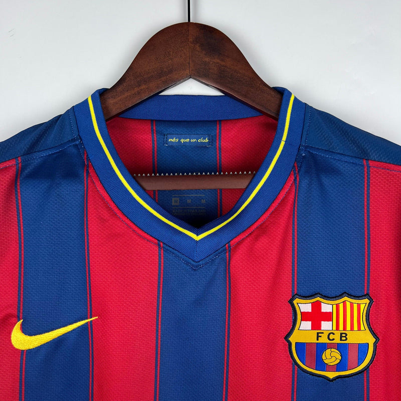 camisa-do-barcelona-2006-2007-retrô-grená-azul-gola-v-amarela-messi-xavi-iniesta-busquets-pique-uniforme-1-I-manga-curta