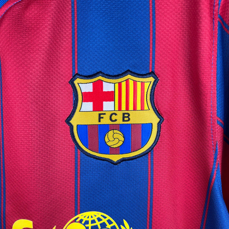 camisa-do-barcelona-2006-2007-retrô-grená-azul-gola-v-amarela-messi-xavi-iniesta-busquets-pique-uniforme-1-I-manga-curta