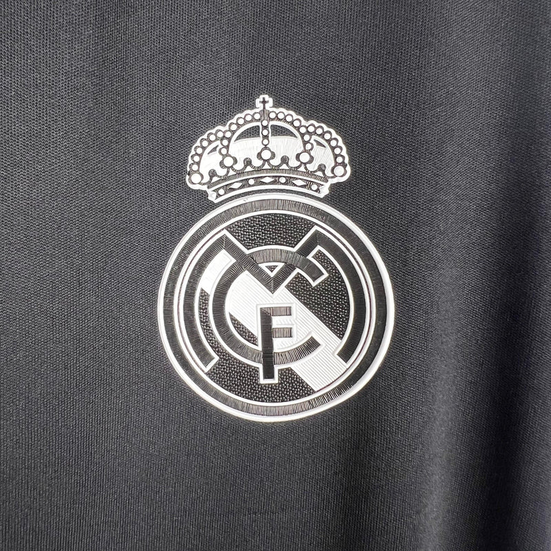 camisa-real-madrid-2016-2017-away-preta-cinza-gola-v-silk