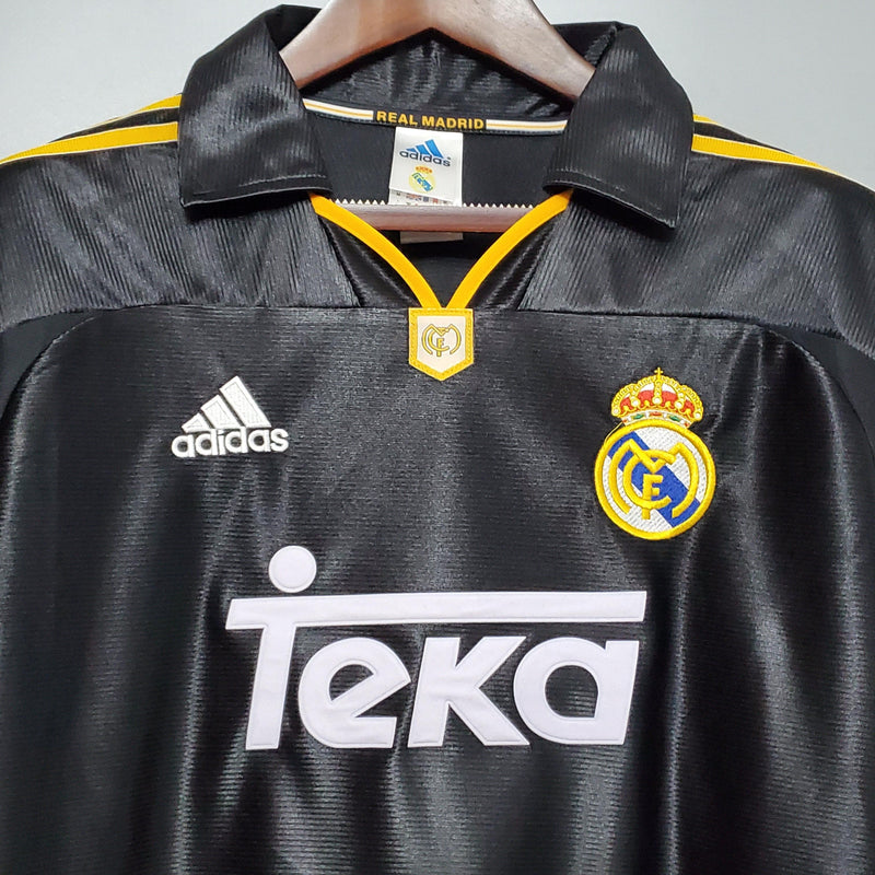 camisa-real-madrid-reserva-II-away-preto-gola-polo-amarelo-bordado-retrô-listrar-amarelo-adidas-roberto-carlos-seedorf-peito-frente-costas