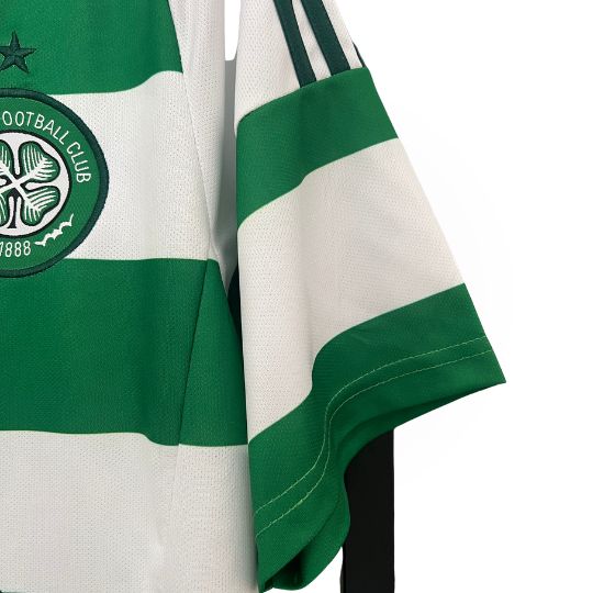 camisa-celtic-titular-I-home-24-25-versão-torcedor-verde-branco-gola-redonda-cabide-bordado-manga-curta