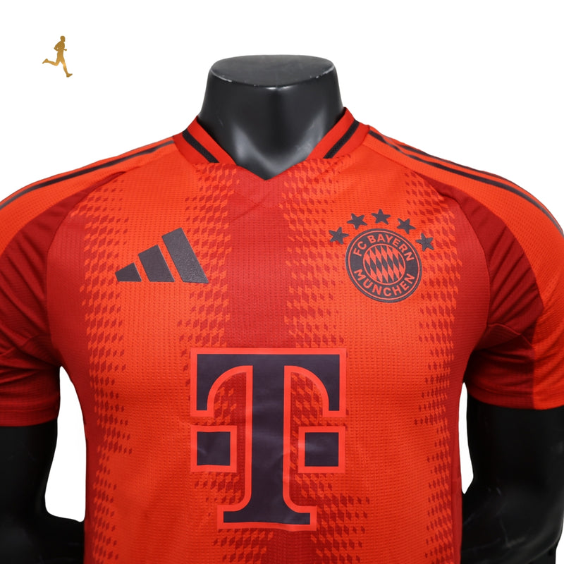 Camisa Bayern de Munique I Titular 24/25 Versão Jogador Vermelho - Camisa de Time Gola Furadinha - Home "Treble Red"