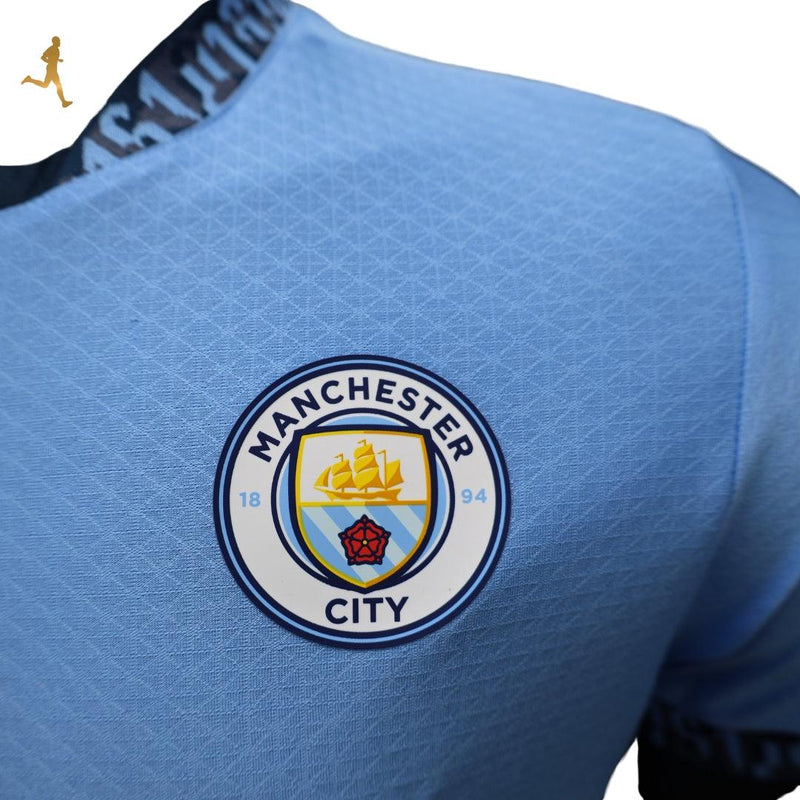 camisa-manchester-city-titular-I-versão-jogador-24-25-manga-curta-0161-azul-bordado-silk-costas-frente