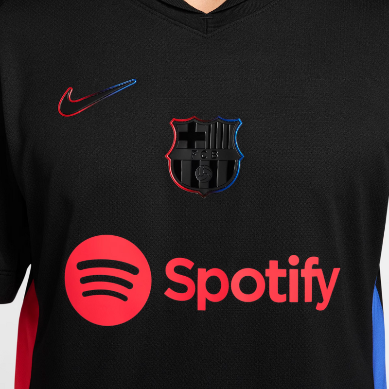 camisa-barcelona-II-reserva-away-24-25-silk-emborrachado-versão-torcedor-preto-azul-vermelho-gola-v-manga-curta