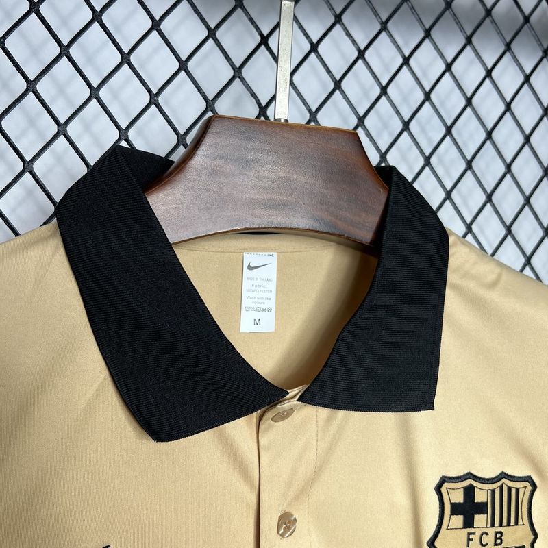 camisa-barcelona-amarela-24-25-preta-golo-bordado