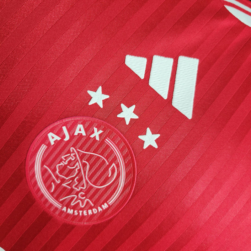 camisa-ajax-home-adidas-temporada-23-24-jogador-lançamento-vermelho-branco-brian-brobbey-campeonato-alemao