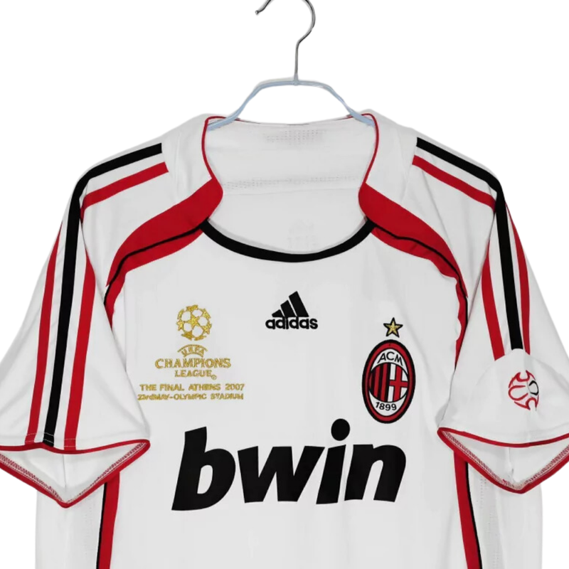 camisa-ac-milan-reserva-II-away-branco-vermelho-preto-rossoneri-gola-patch-formotion-bwin-manga-curta-22-kaká-inzaghi-pirlo-seedor