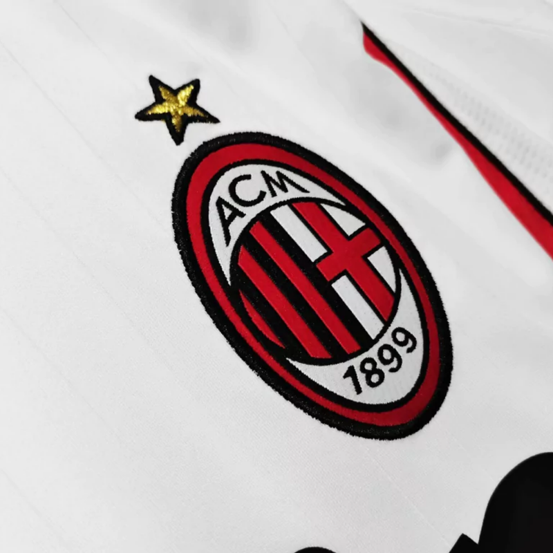 camisa-ac-milan-reserva-II-away-branco-vermelho-preto-rossoneri-gola-patch-formotion-bwin-manga-curta-22-kaká-inzaghi-pirlo-seedor