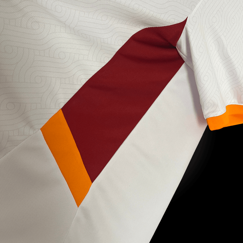 Camisa Galatasary II Away 2024-2025 Versão Torcedor Branca, Vermelho, Preto, Mosaico Sixt Gola V Vermelho e Laranja