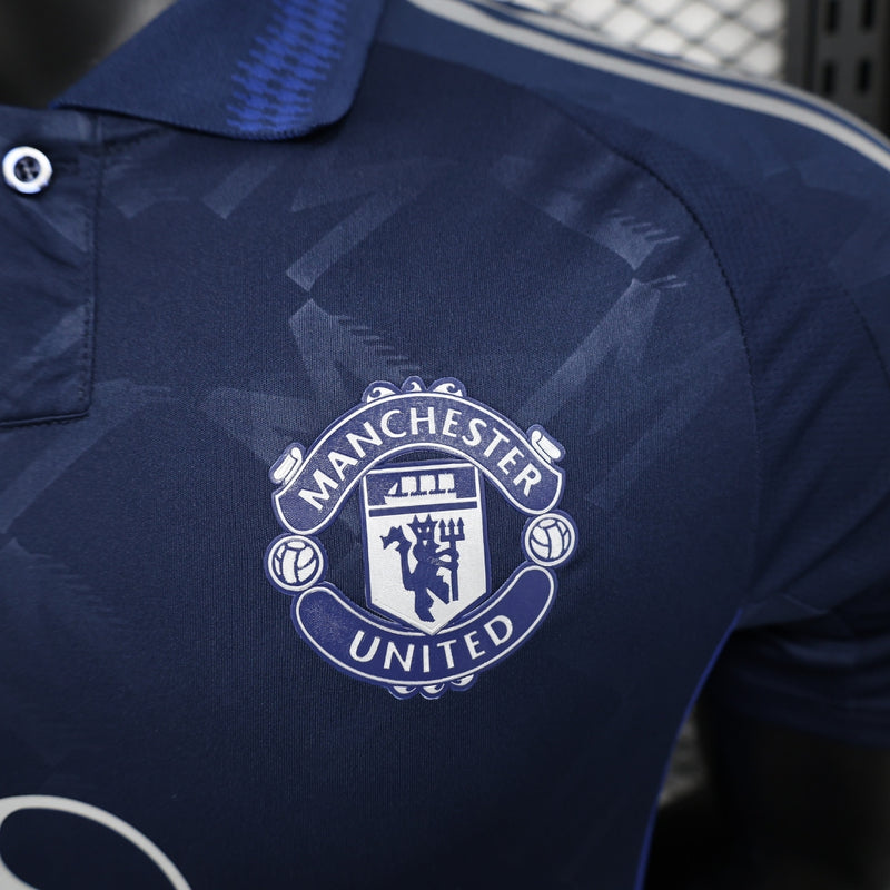 Camisa Manchester United II Away 24/25 SnapDragon Versão Jogador Azul Preto Branco - Adidas