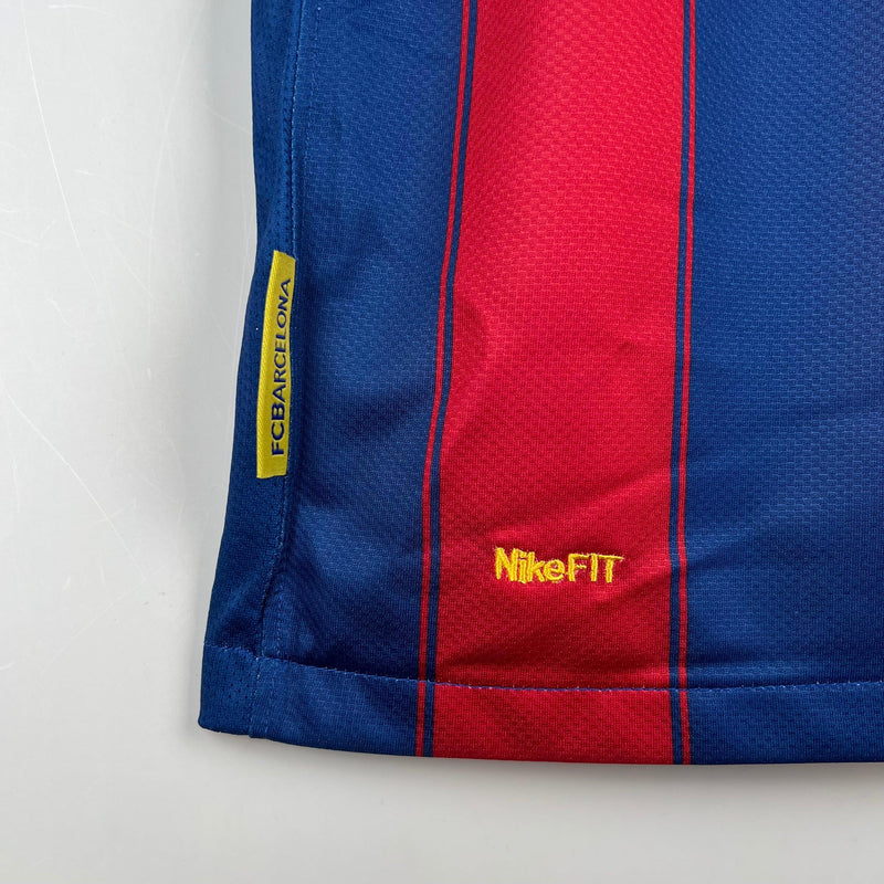 camisa-do-barcelona-2006-2007-retrô-grená-azul-gola-v-amarela-messi-xavi-iniesta-busquets-pique-uniforme-1-I-manga-curta