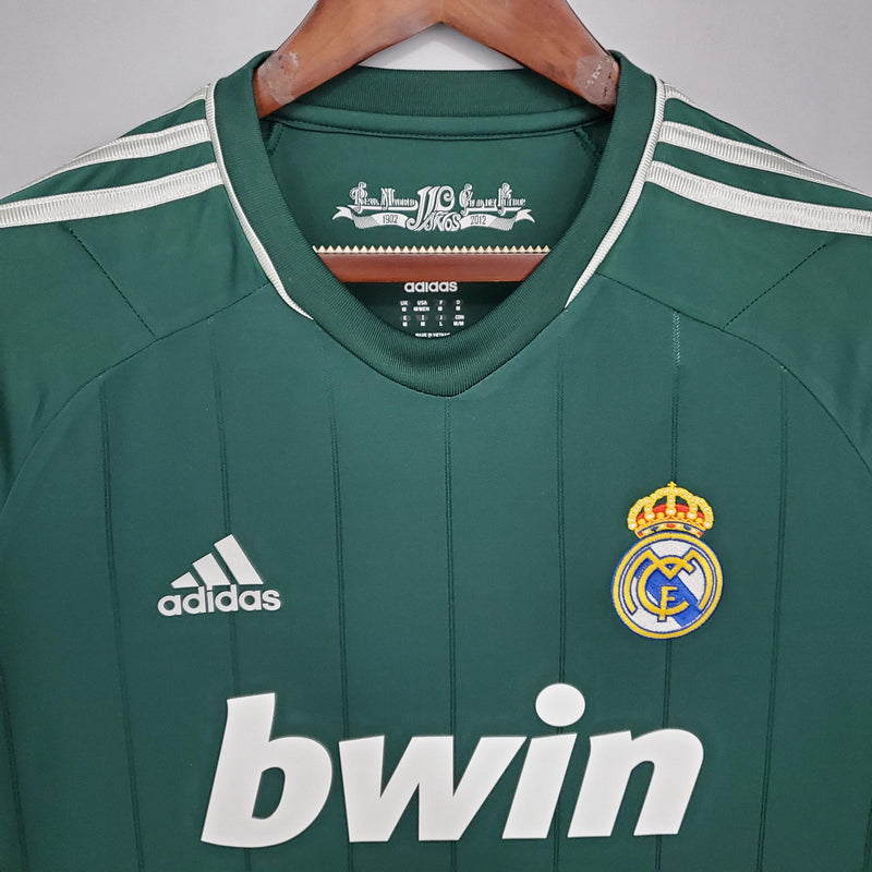 camisa-real-madrid-III-third-verde-branco-listras-branca-bwin-gola-v-retrô-2012-2013-bordado-climacool