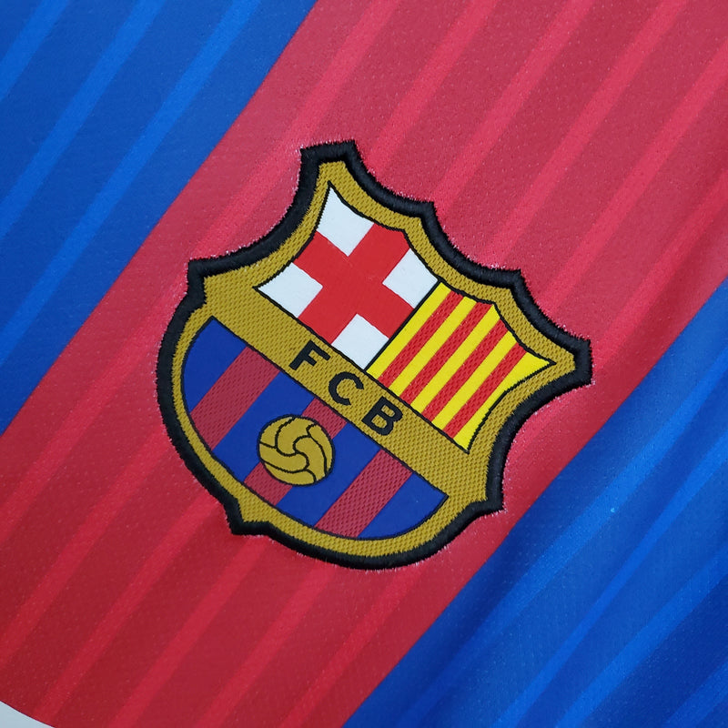 camisa-barcelona-2016-2017-titular-oitavas-de-final-neymar-messi-sergio-roberto-gola-v-vermelho-azul-listrado-bernabeu