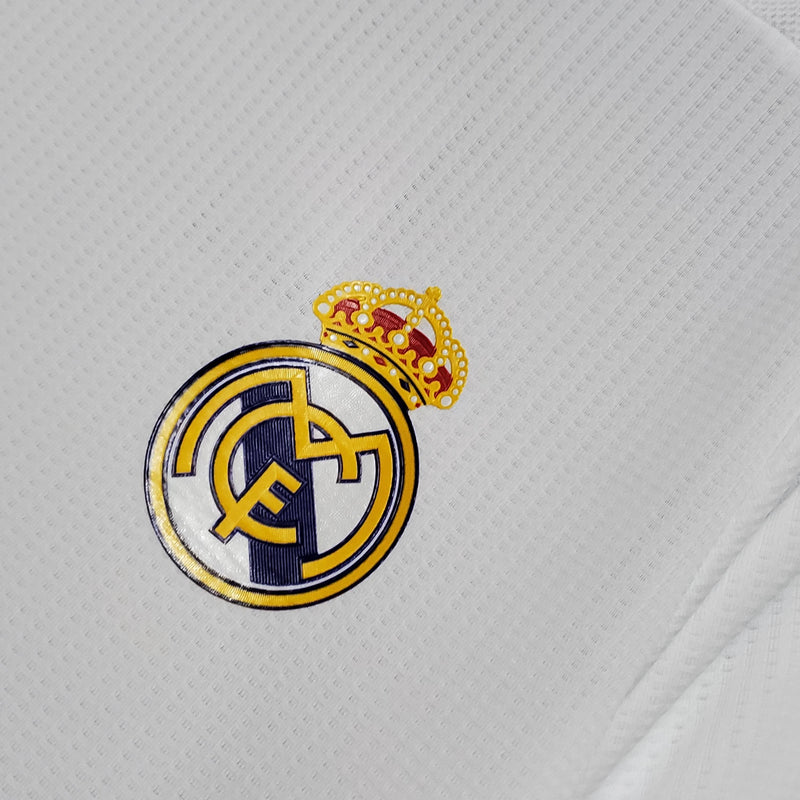 camisa-real-madrid-titular-I-home-15-16-branco-cinza-versão-retrô-bordado-gola-redonda