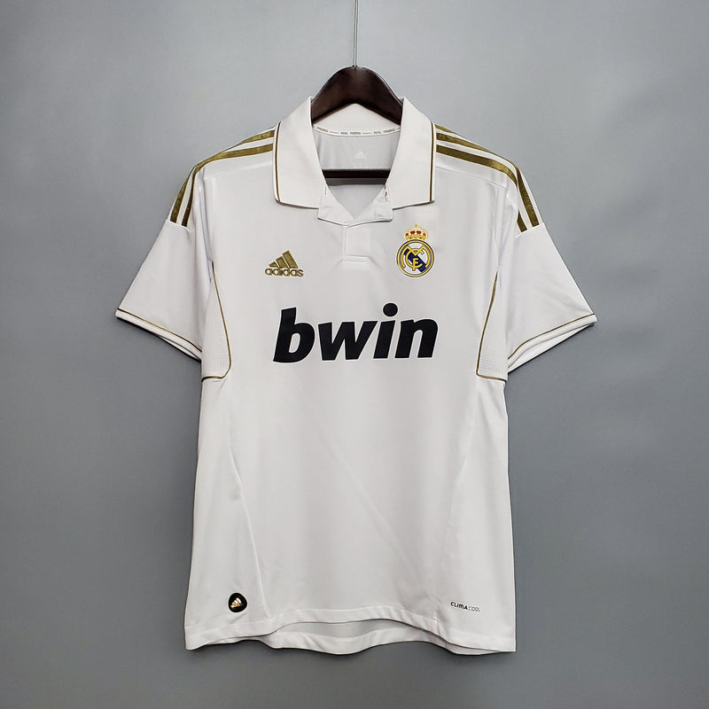 camisa-real-madrid-retrô-titular-branca-dourada-gola-polo-bwin-2012-2013-cristiano-ronaldo-ozil-benzema-alonso