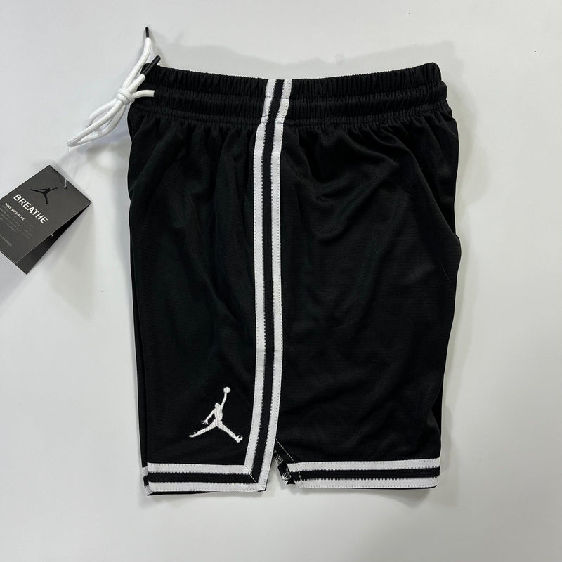 Shorts Academia Clássico Jordan Preto/Branco Bolso