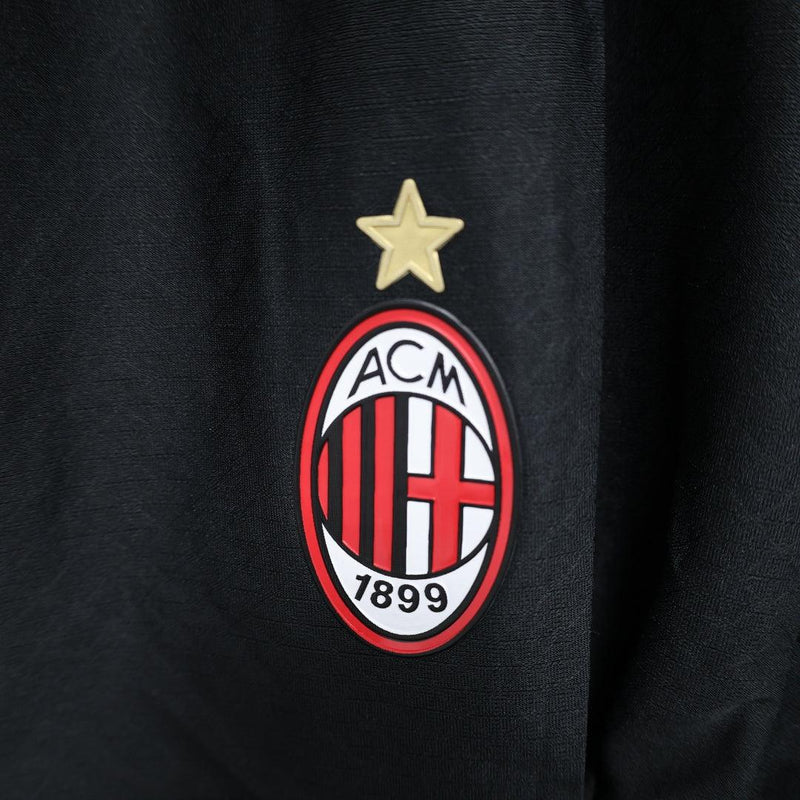 Shorts Milan I Titular Home Versão Jogador Preto e Vermelho 2024/2025 - Calção de futebol Uniforme 1 Milan Preto e Vermelho Puma