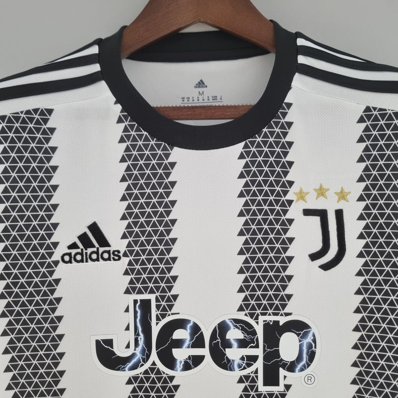 Camisa Juventus Home Adidas - Versão Torcedor Preta e Branca Listrada 22/23