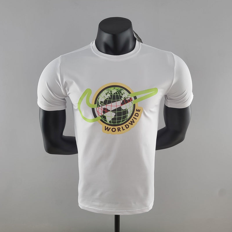 Camiseta Esportiva Nike Worldwild