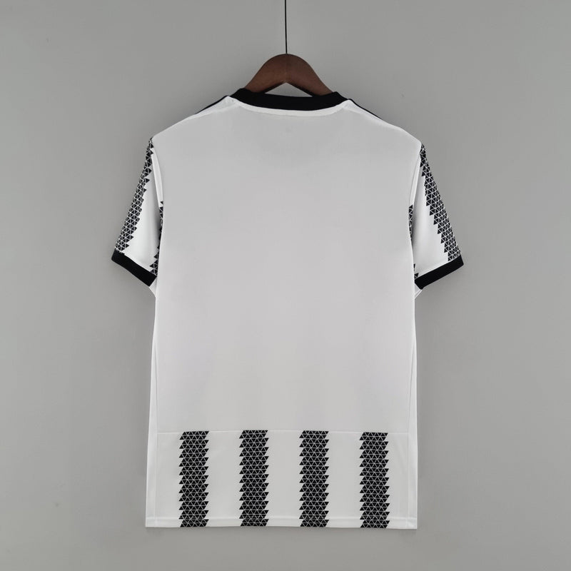 Camisa Juventus Home Adidas - Versão Torcedor Preta e Branca Listrada 22/23