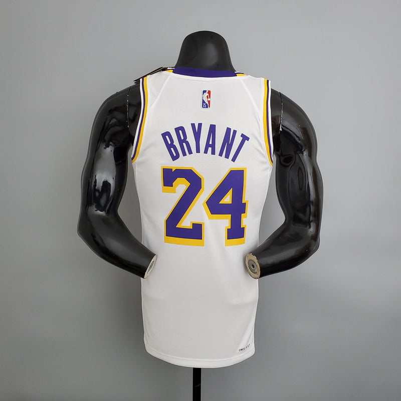 camisa-regata-de-basquete-los-angeles-lakers-branco-roxo-amarelo-24-kobe-bryant-mamba-retrô-manequim-preto