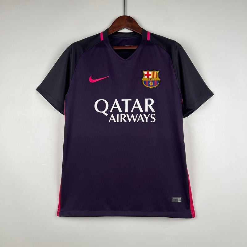 camisa-barcelona-away-retrô-roxo-rosa-16-17-reserva-rosa-azul-torcedor-gola-v-época