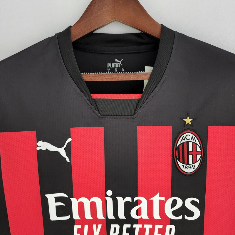 Camisa Milan Home Puma - Versão Torcedor 22/23 Vermelha e Preta Listrada