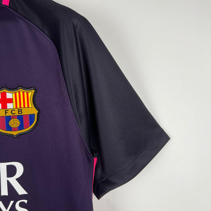 camisa-barcelona-away-retrô-roxo-rosa-16-17-reserva-rosa-azul-torcedor-gola-v-época