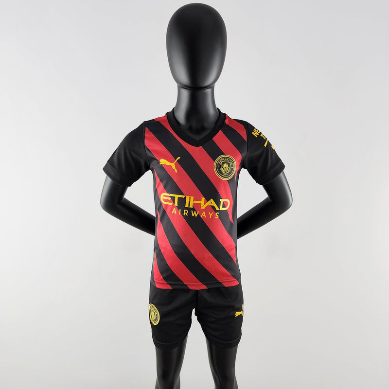 conjunto-manchester-city-reserva-23-24-vermelho-preto-gola-infantil