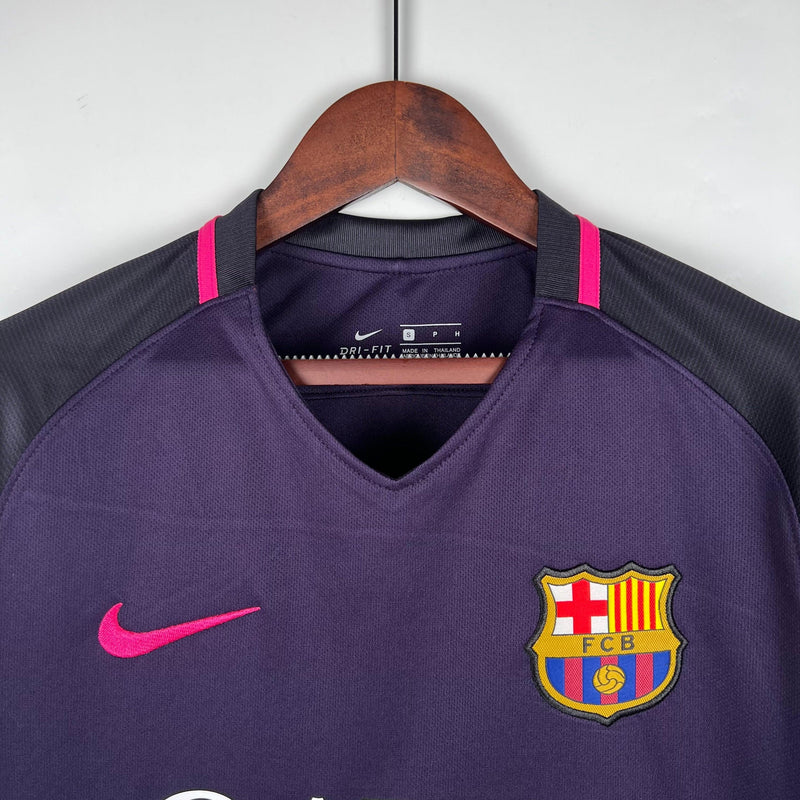 camisa-barcelona-away-retrô-roxo-rosa-16-17-reserva-rosa-azul-torcedor-gola-v-época