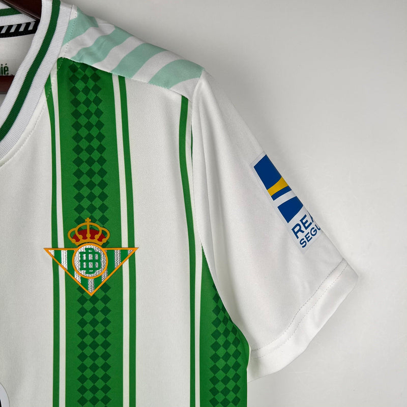 Camisa Real Betis Home Hummel - Versão Torcedor 23/24 Verde e Branca Listrada