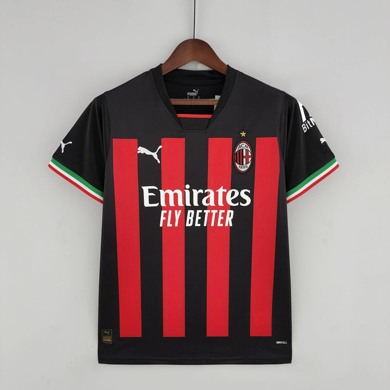 Camisa Milan Home Puma - Versão Torcedor 22/23 Vermelha e Preta Listrada