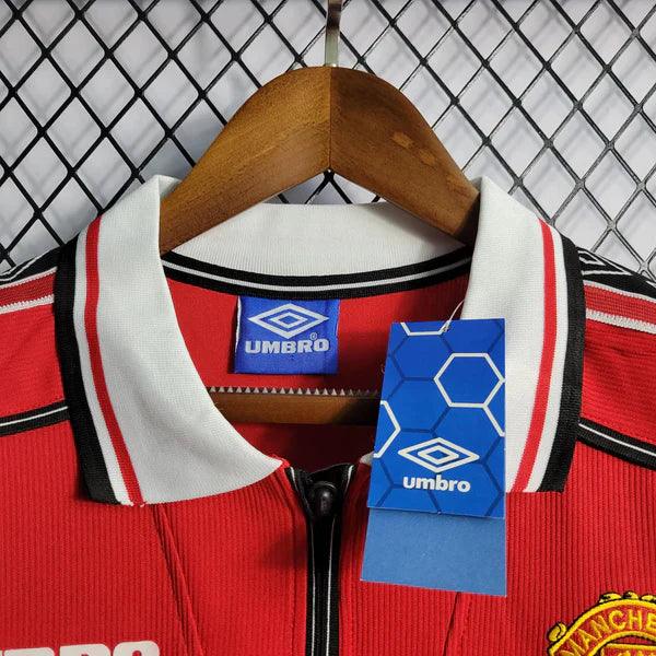 camisa-manchester-united-titular-I-manga-longa-retrô-gola-polo-manga-vermelha-preta-branca-sharp-umbro-1998-1999