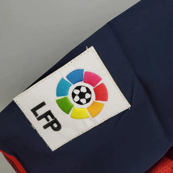 camisa-barcelona-home-I-titular-gola-polo-vermelho-azul-03-04-2003-2004-torcedor-campeonato-espanhol-la-liga-bordado