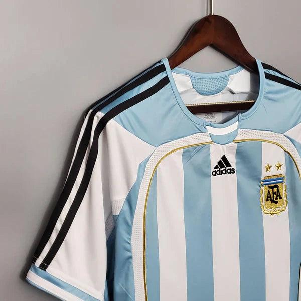 camisa-argentina-titular-home-1-2006-azul-branco-preto-dourado-messi-mascherano