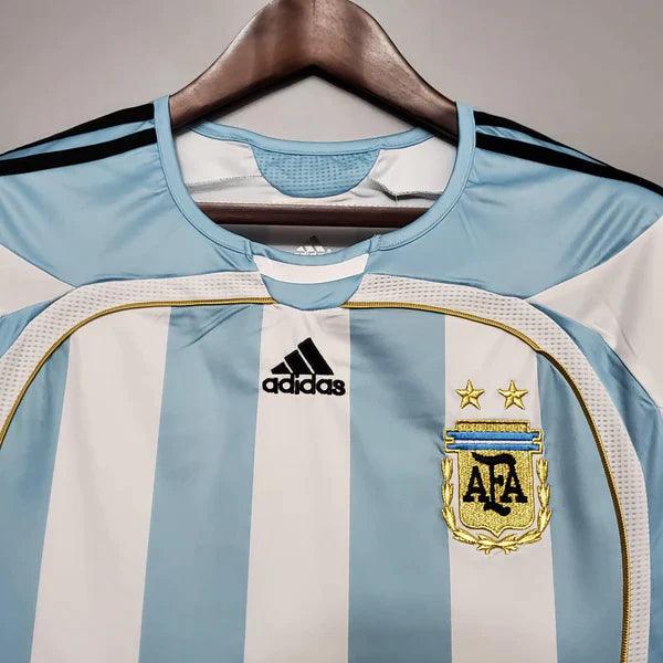 camisa-argentina-titular-home-1-2006-azul-branco-preto-dourado-messi-mascherano-copa-do-mundo