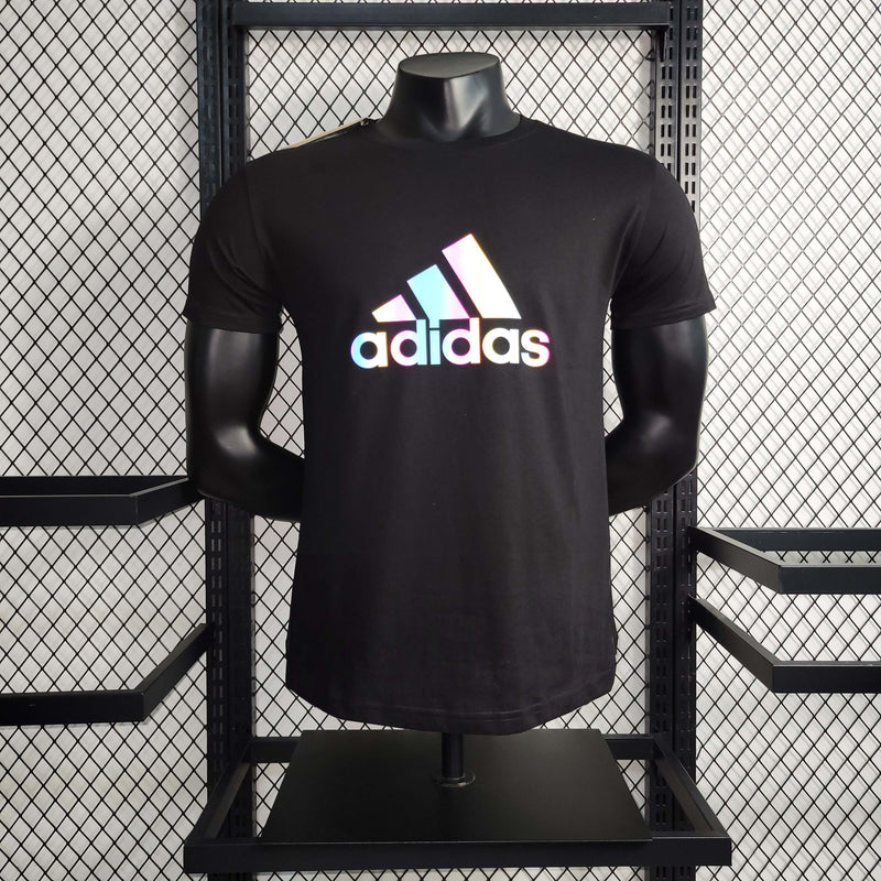 camisa-adidas-manequim-casual-preta-branca-furtacor-fundo-grade