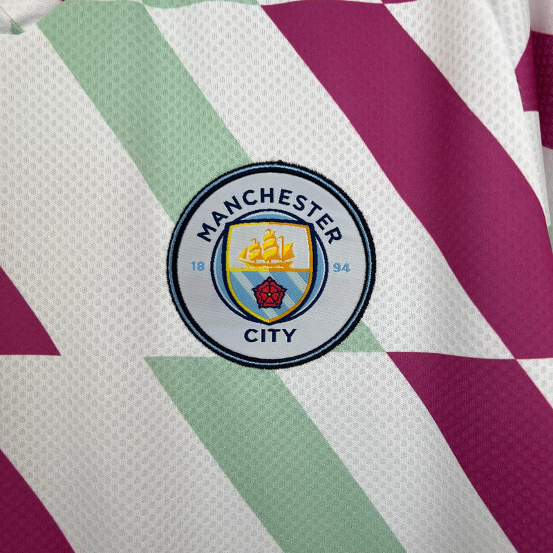 camisa-manchester-city-away-branco-roxo-gola-v-23-24-branco-roxo-verde-versão-torcedor-puma-manga-curta-frente-costas