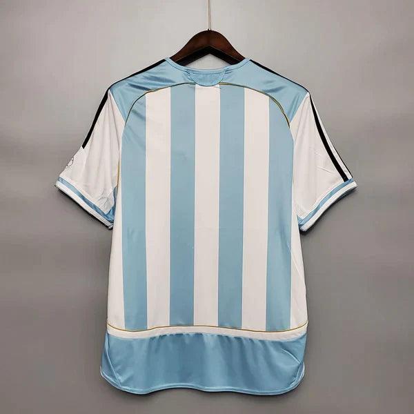 camisa-argentina-titular-home-1-2006-azul-branco-preto-dourado-messi-mascherano-copa-do-mundo