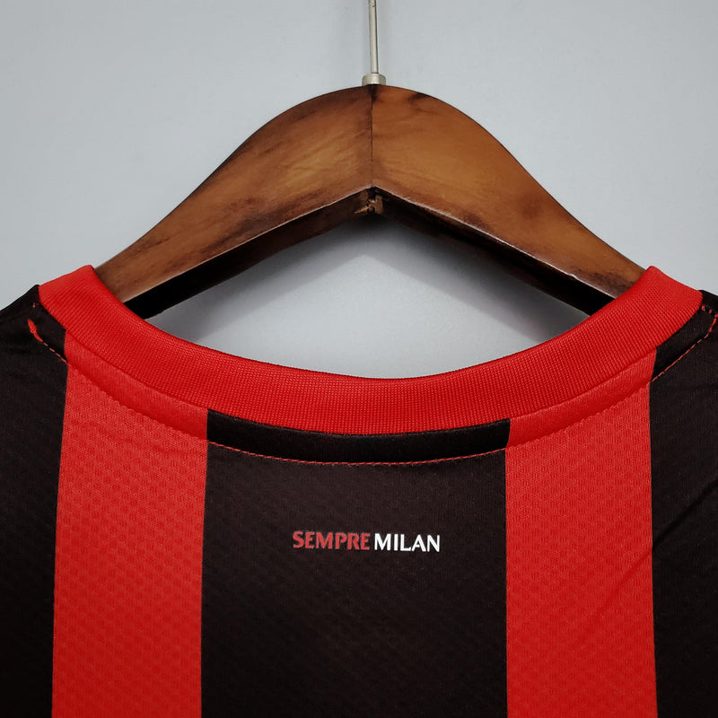 Camisa Milan Puma Home - Versão Torcedor 22 Vermelha e Preta Listrada