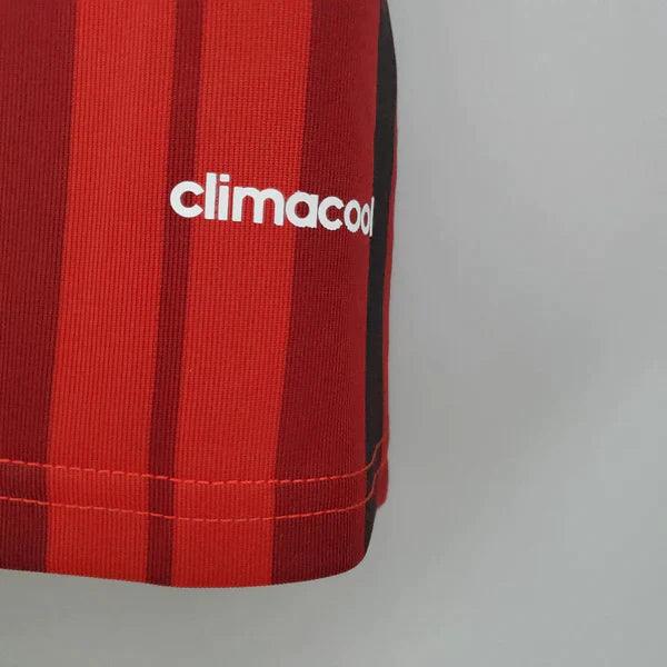 camisa-ac-milan-titular-I-2014-2015-retrô-gola-preta-botão-climacool-tres-listrar-branco-manga-curta-preta