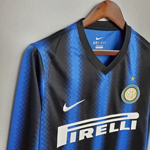 camisa-inter-de-milão-I-titular-home-manga-longa-azul-preto-gola-polo-listrada-adriano-imperador-zanetyi-milito-cambiasso-2010-maicon-julio-cesar-eto'o