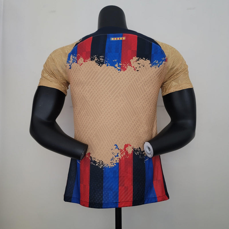 camisa-barcelona-versão-jogador-bege-manga-curta-grena-azul