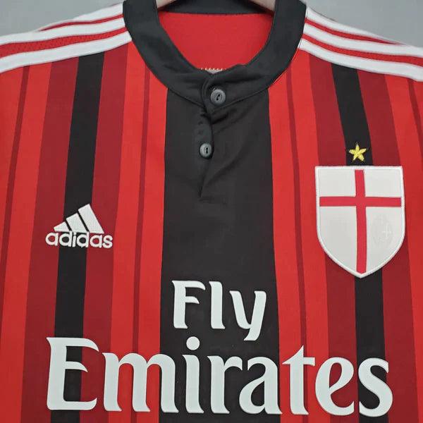 camisa-ac-milan-titular-I-2014-2015-retrô-gola-preta-botão-climacool-tres-listrar-branco-manga-curta-preta